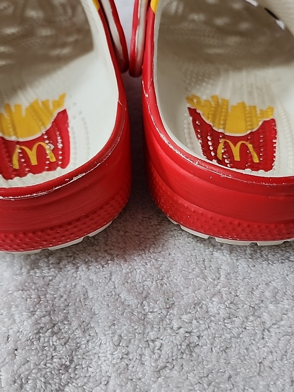 CROCS Women's Red Classic Clog with McDonald's Jibbitz Size 8 Preowned - Picture 8 of 10